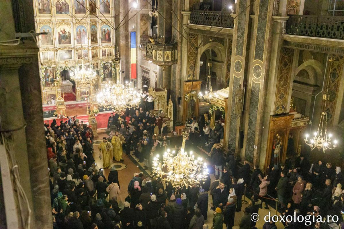 Priveghere la praznicul Întâmpinării Domnului, la Catedrala Mitropolitană din Iași 2025 / Foto: pr. Silviu Cluci